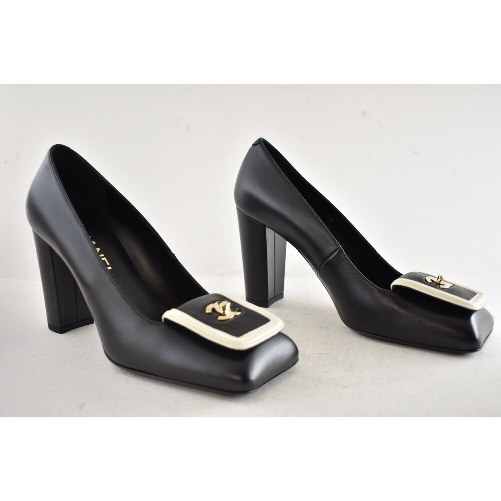 Chanel 26S Blazy Black White Square Toe Turnlock Gold CC Logo Block Heel Pump 39 - Picture 3 of 16